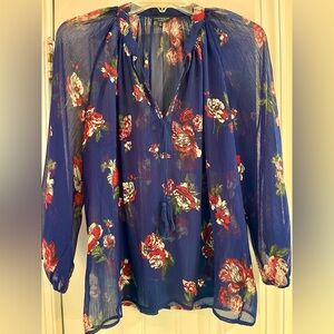 Lucky Brand Blue Floral chiffon fabric red rose Blouse size S, excel condition